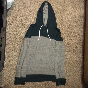 Pocket hooded sweatshirt